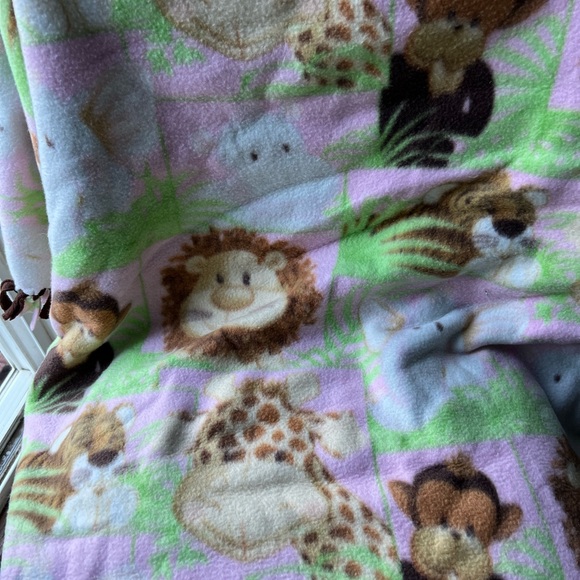 New Handcrafted Tied baby blanket - Picture 3 of 4